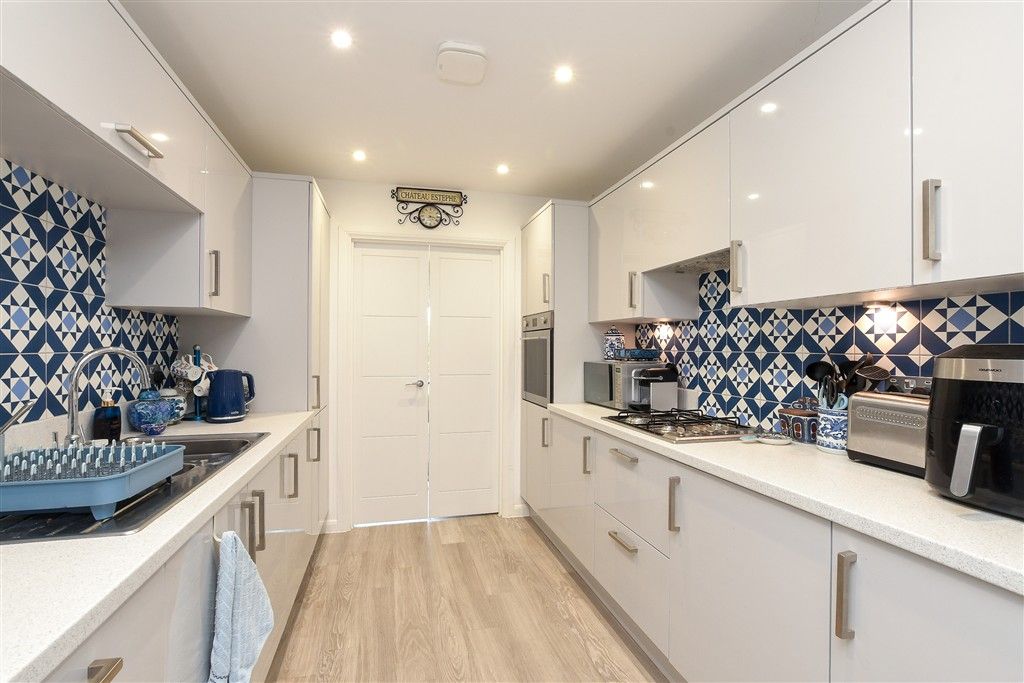 Property photo 1 of 17 Kitchen