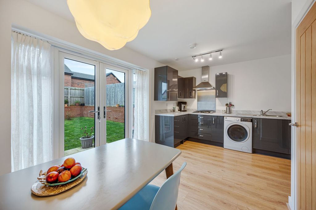 Property photo 2 of 29