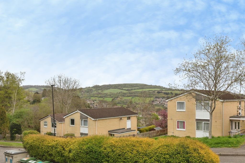 Property photo 2 of 22