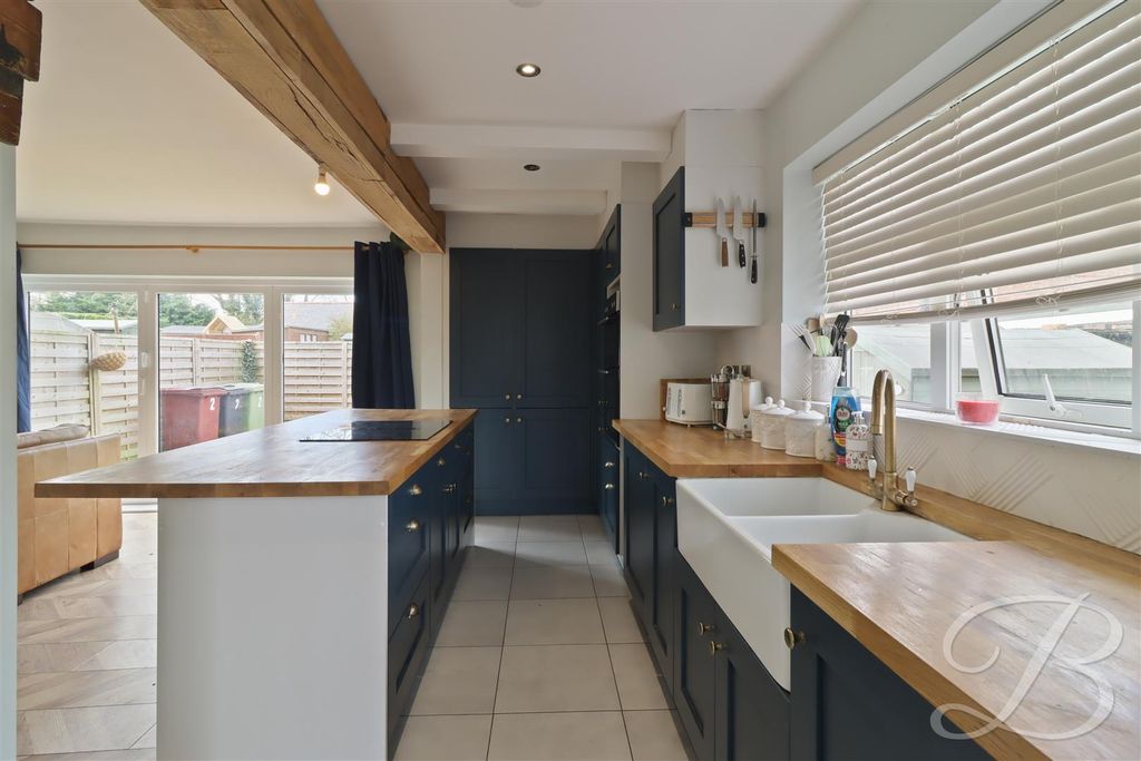 Property photo 2 of 24 Img_4050_1.Jpg