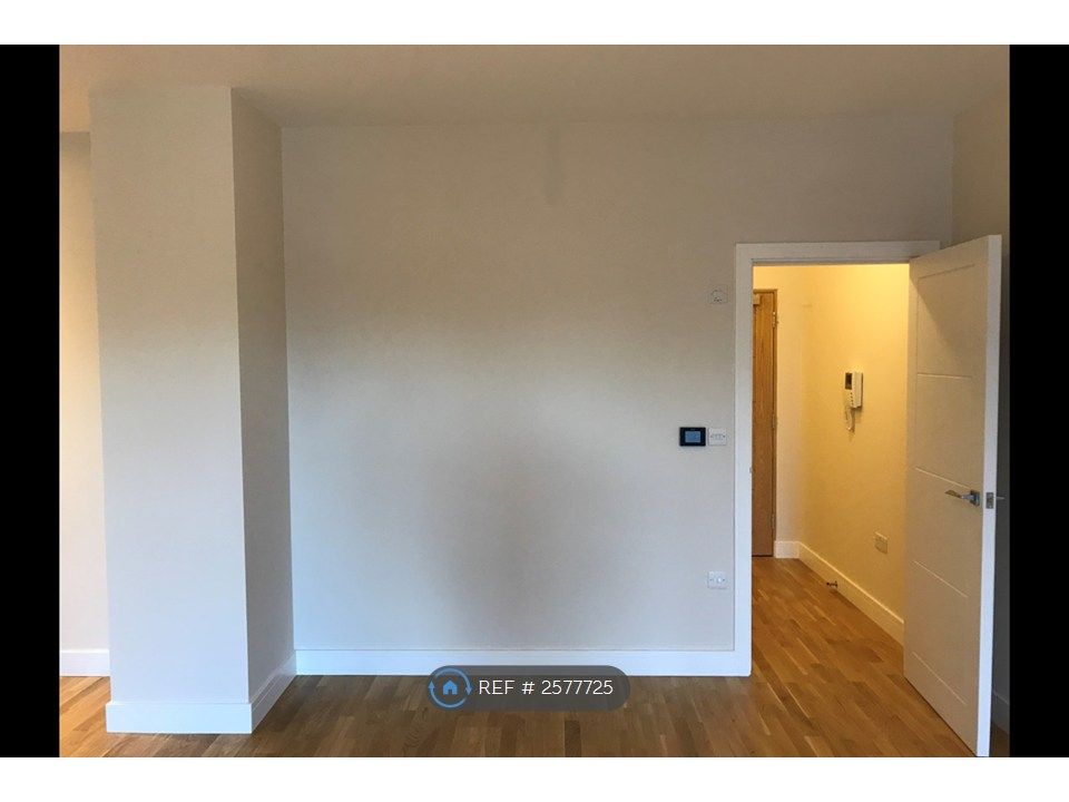 Property photo 2 of 10 Actual Flat