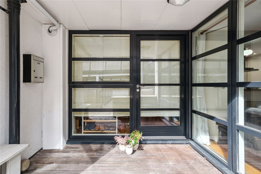 Property photo 2 of 10 Terrace