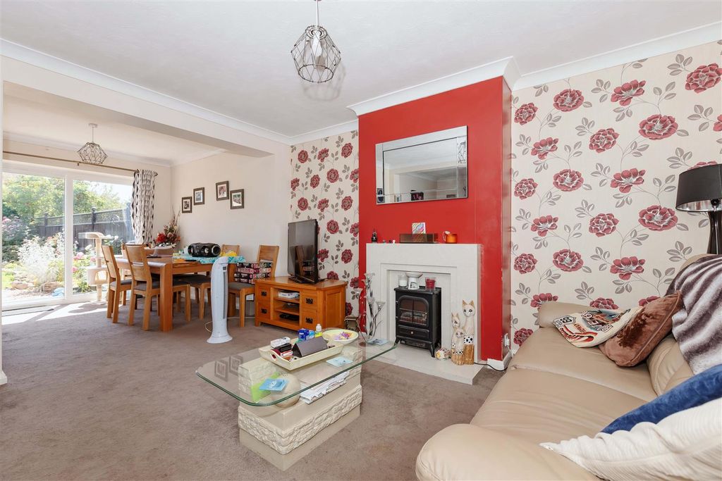 Property photo 2 of 17 Raleigh Crescent_12.Jpg