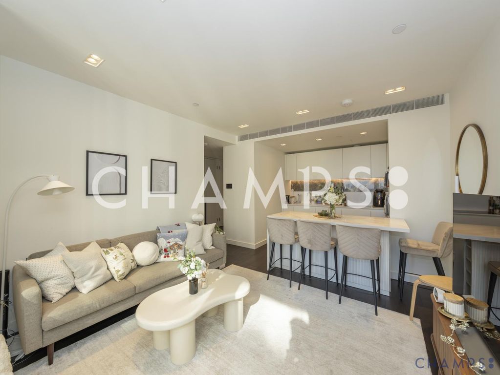 Property photo 3 of 8 Gallery