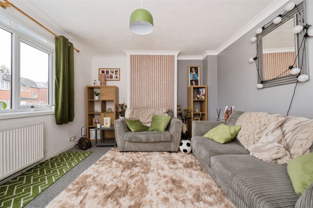 Property photo 3 of 18