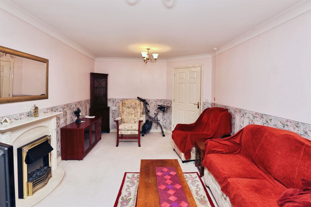 Property photo 3 of 14