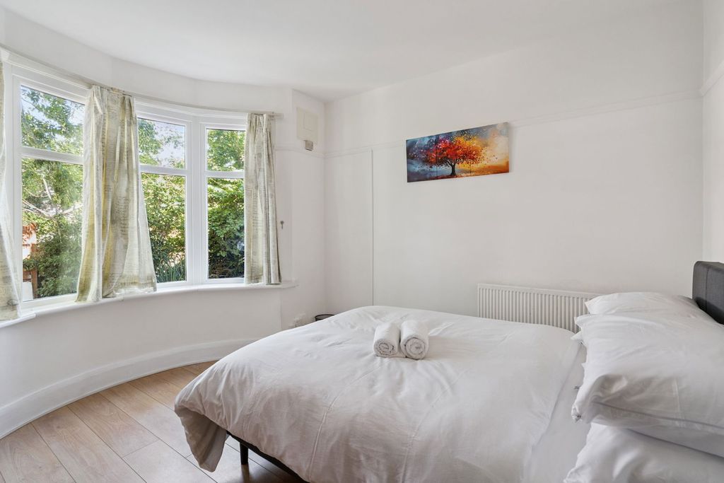 Additional image 8 of 2 bed maisonette for saleWest End Avenue, Pinner, Middlesex HA5
