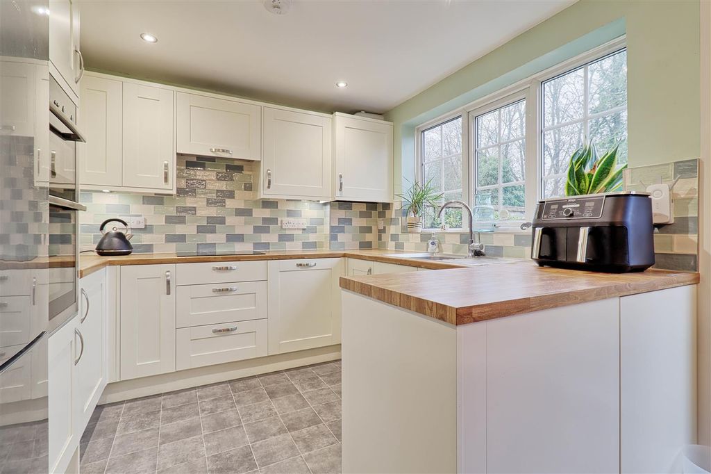 Property photo 2 of 17 Kitchen.Jpg