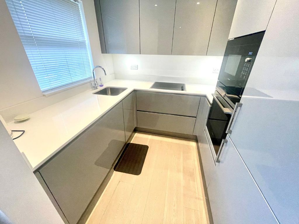 Property photo 3 of 11 Kitchen.Jpg