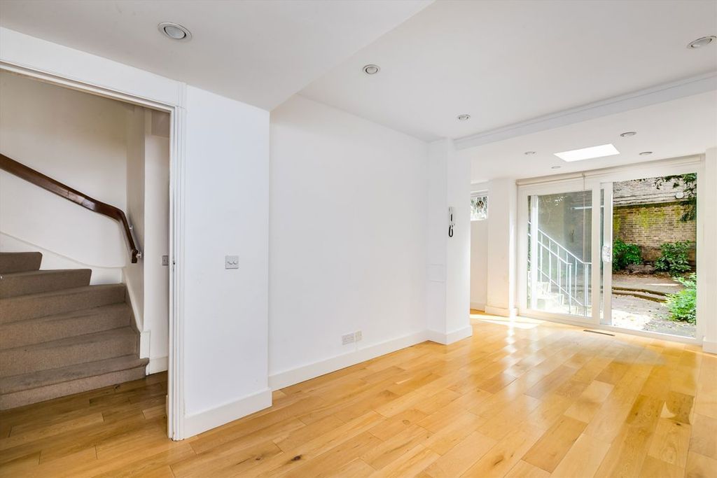 Property photo 2 of 7