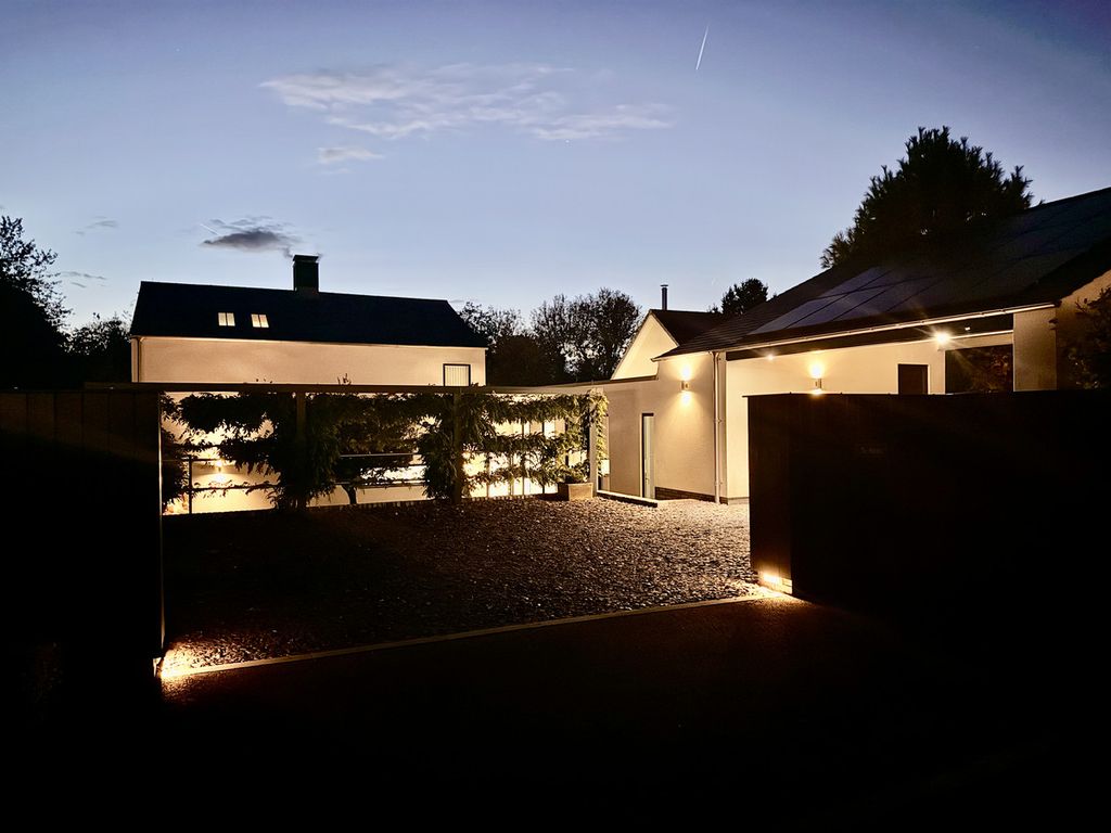 Property photo 1 of 48