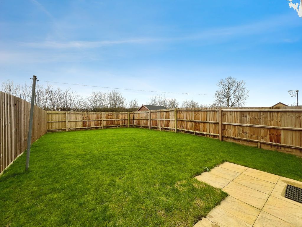 Property photo 2 of 21