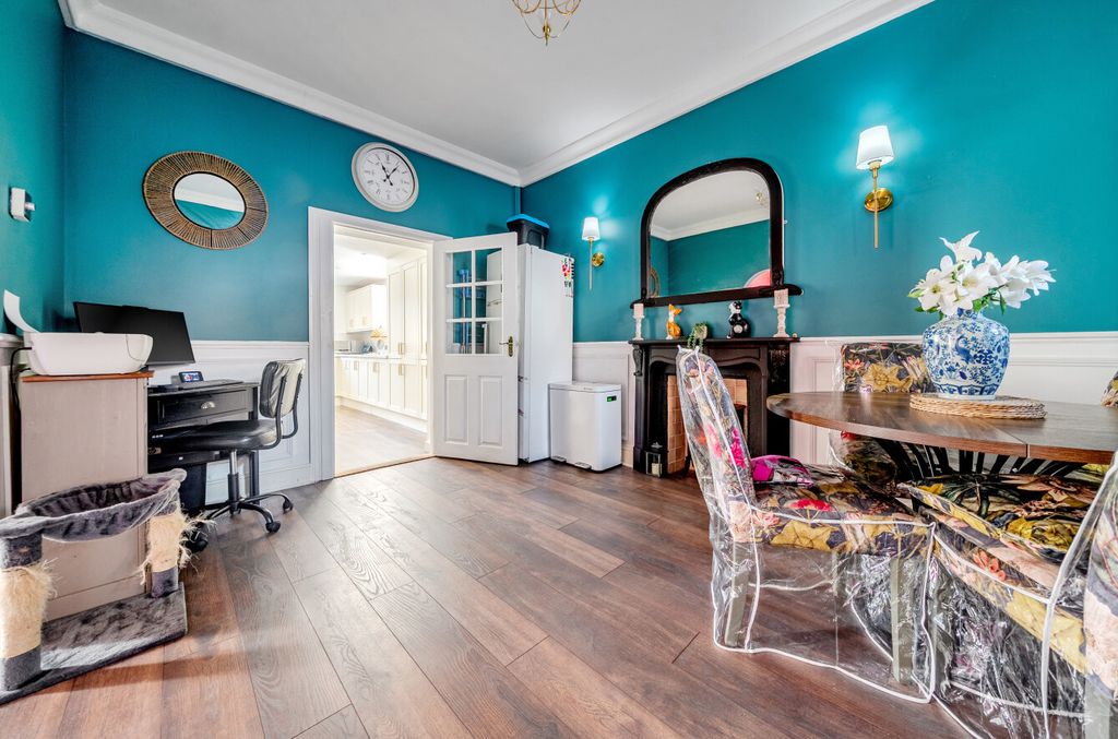 Property photo 3 of 12 1452032-16-69Ef9A...