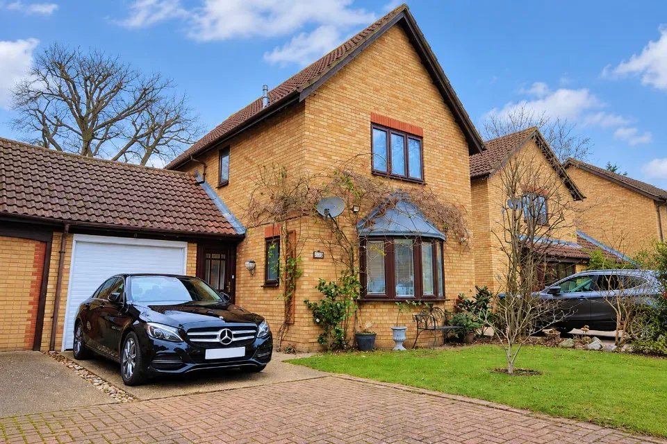 Property photo 1 of 11