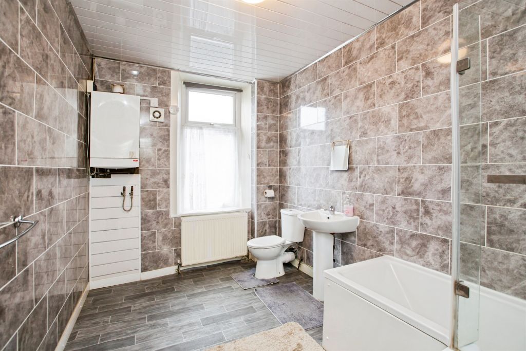 Property photo 2 of 17