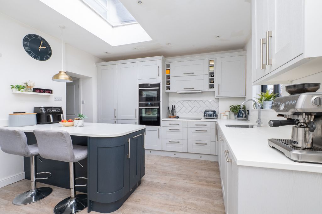 Property photo 3 of 17 Picture No. 12