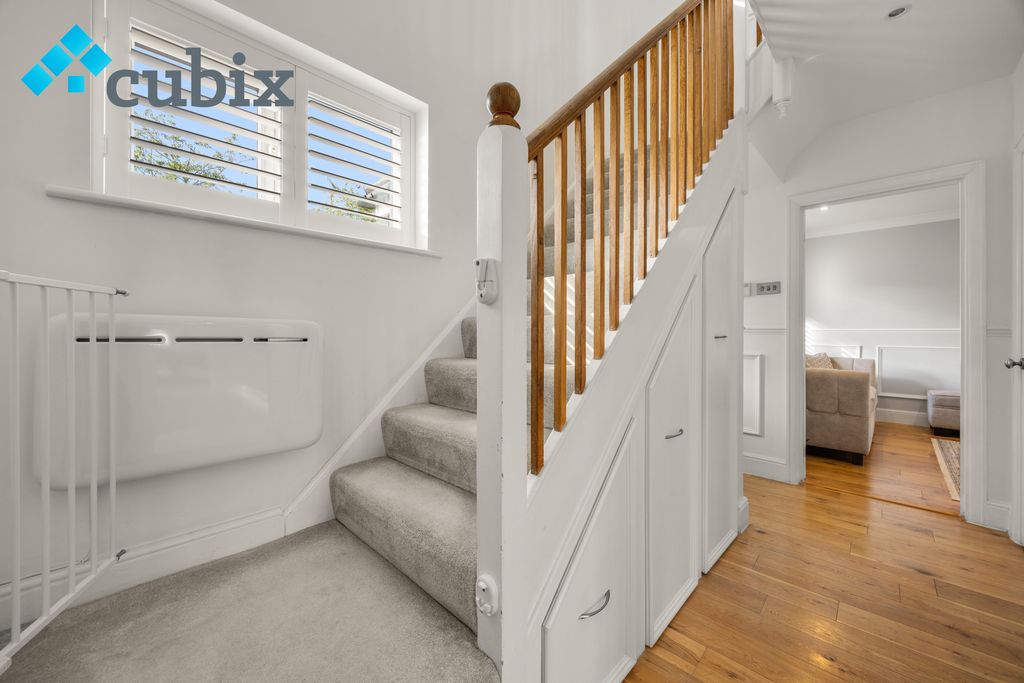 Property photo 1 of 31