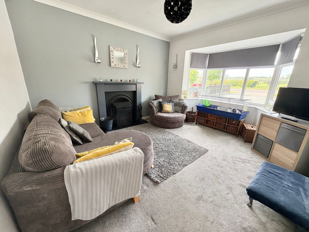 Property photo 3 of 46 Sitting Room