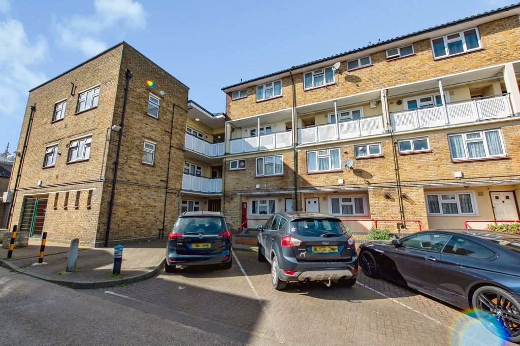 Property photo 1 of 19 Front