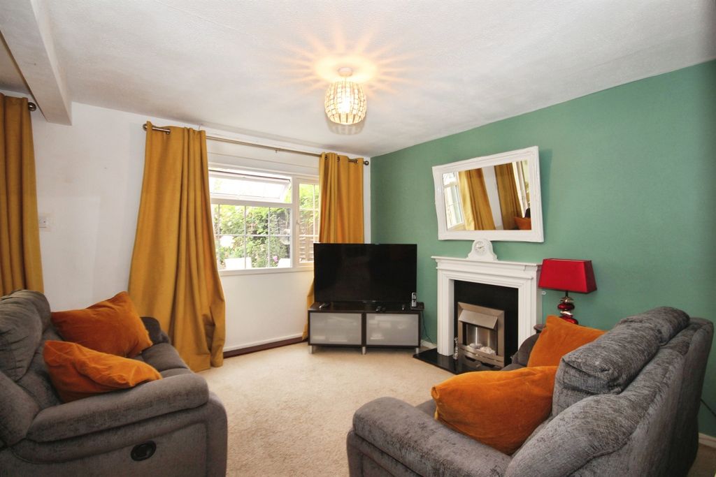 Property photo 3 of 12