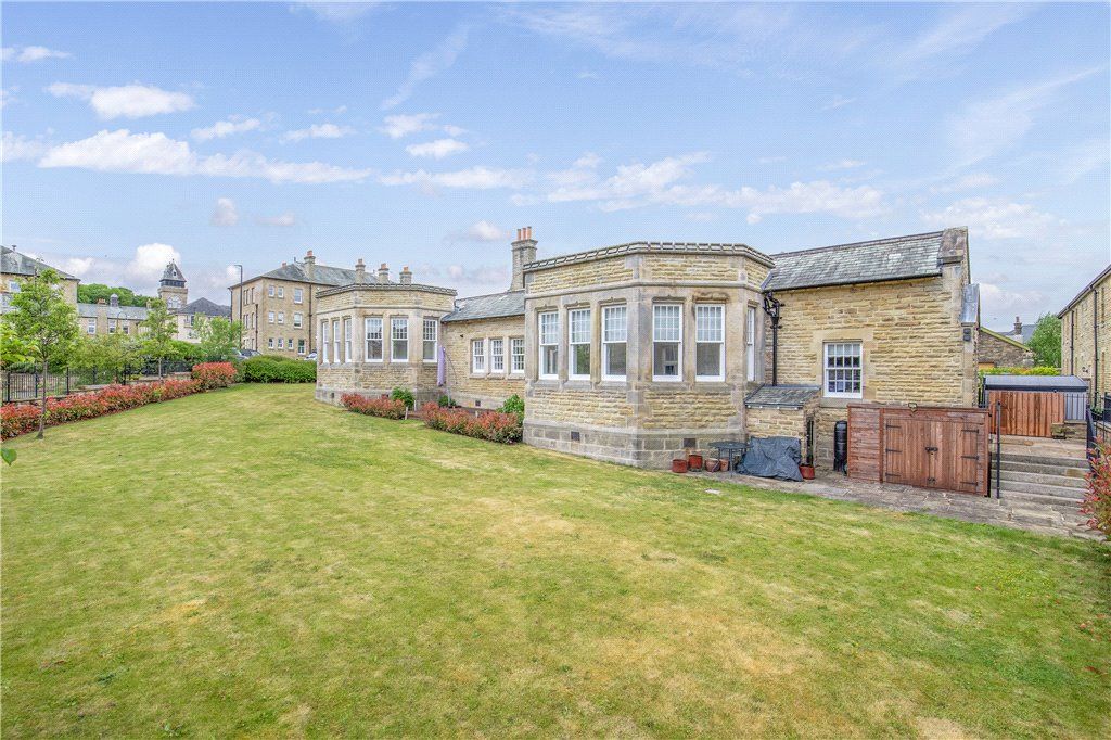 Property photo 1 of 32 Picture No. 02