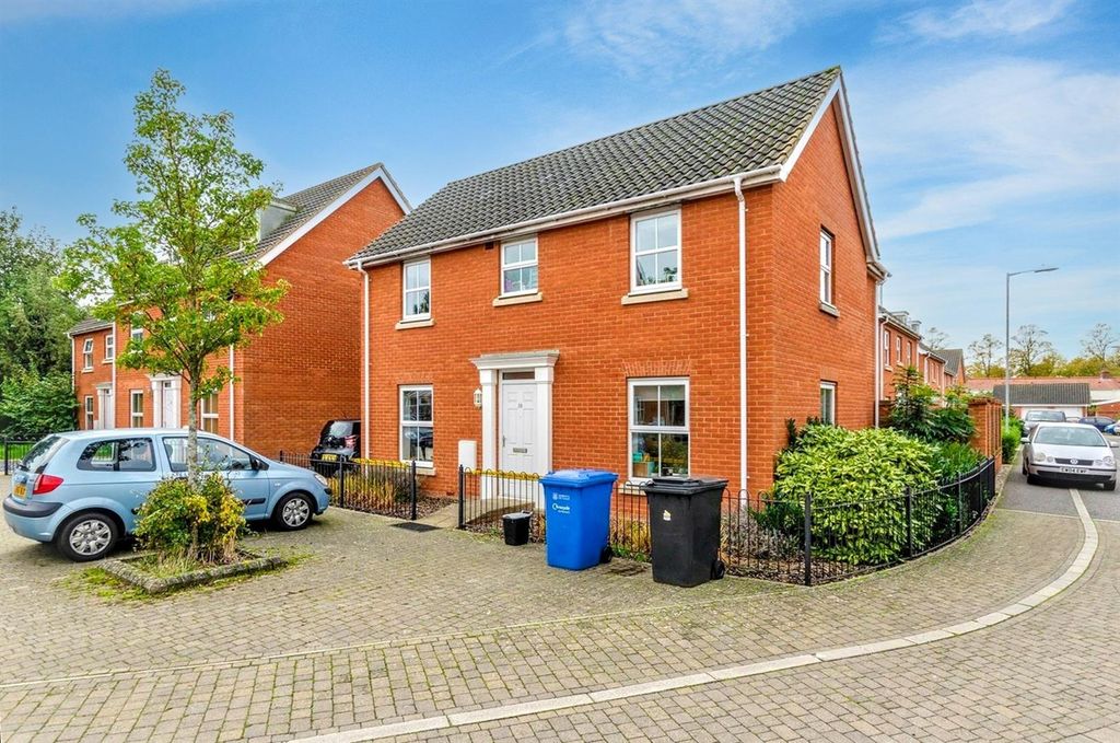 Property photo 1 of 13 As9Yceahiuch1M4Aq_3Dbg (1).Jpg