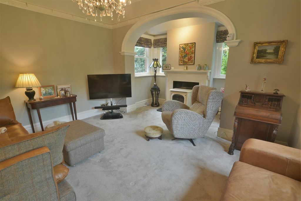 Property photo 3 of 59 Gar_2303.Jpg