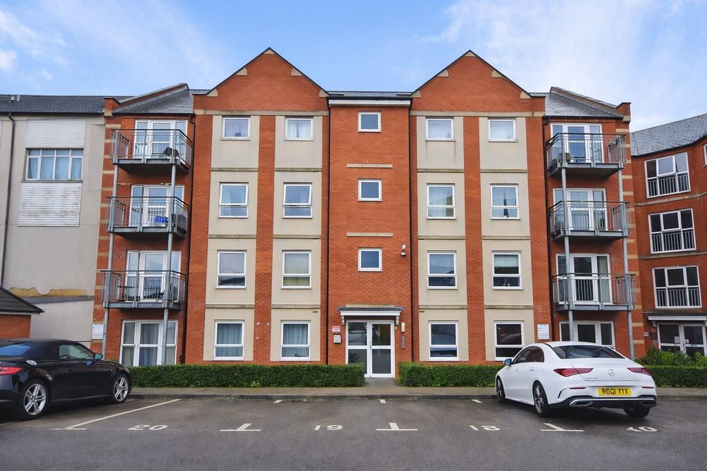 Property photo 1 of 8