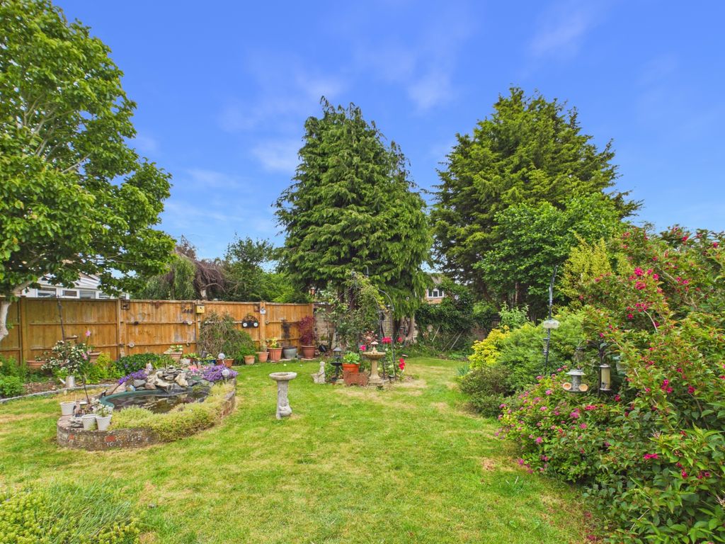 Property photo 2 of 27 Garden