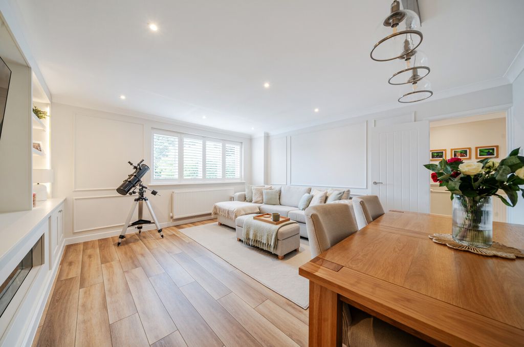 Property photo 3 of 22 1496462-10-6A60d5...