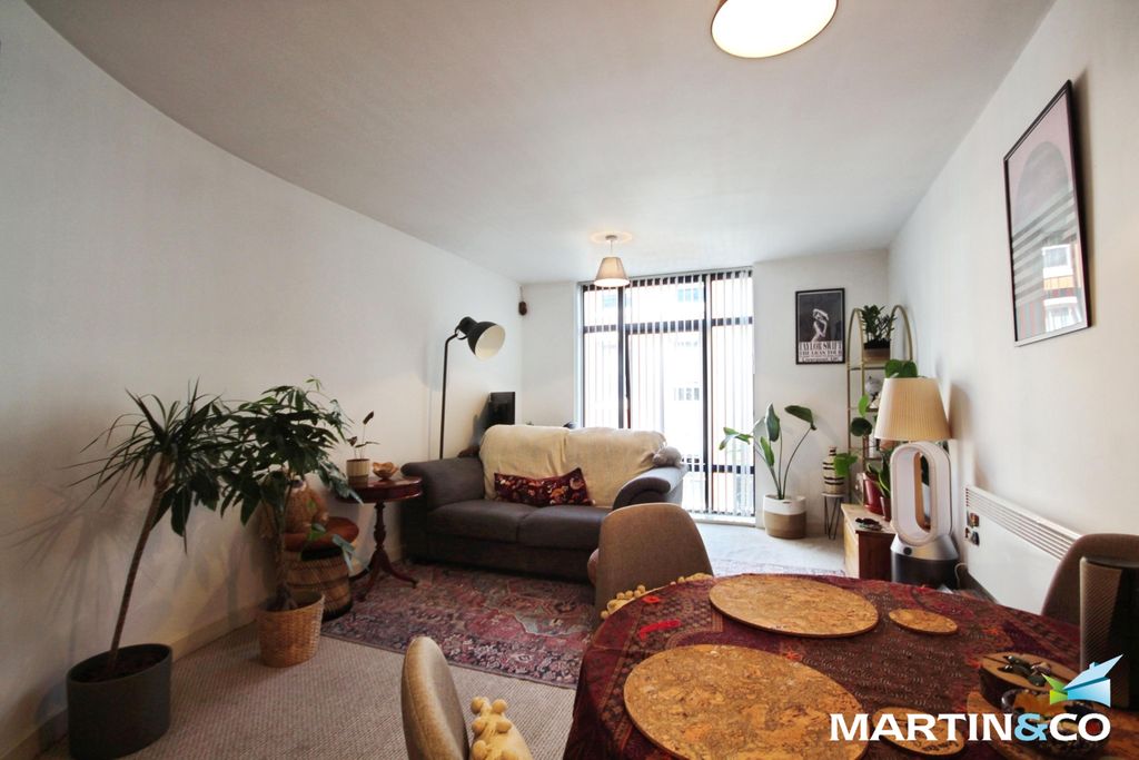 Property photo 2 of 6 5