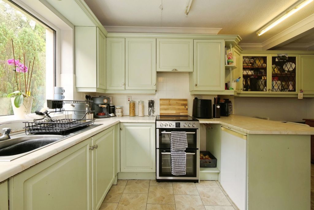 Property photo 3 of 18 Pbox-Img.Jpg