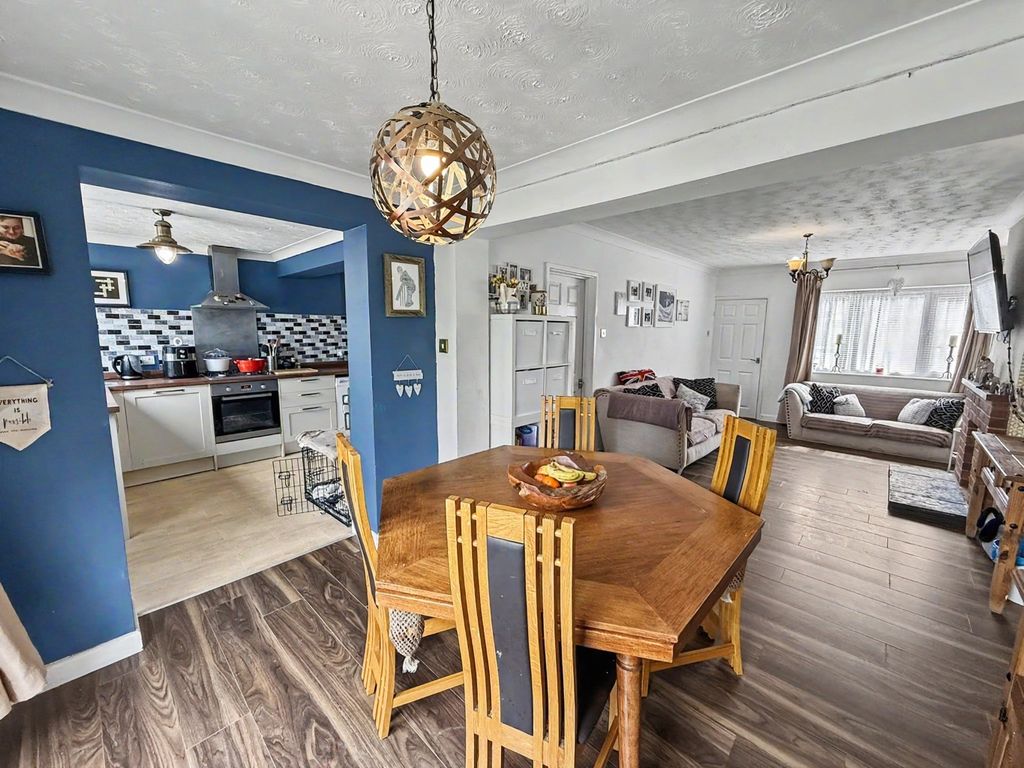 Property photo 3 of 28 5036007