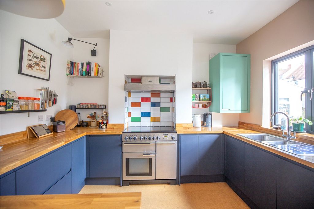 Property photo 3 of 16 Picture No. 06