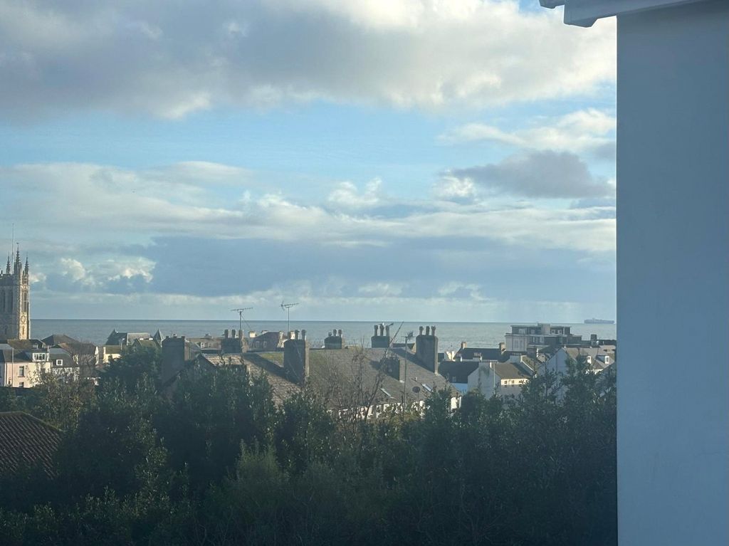 Property photo 3 of 16 Outlook