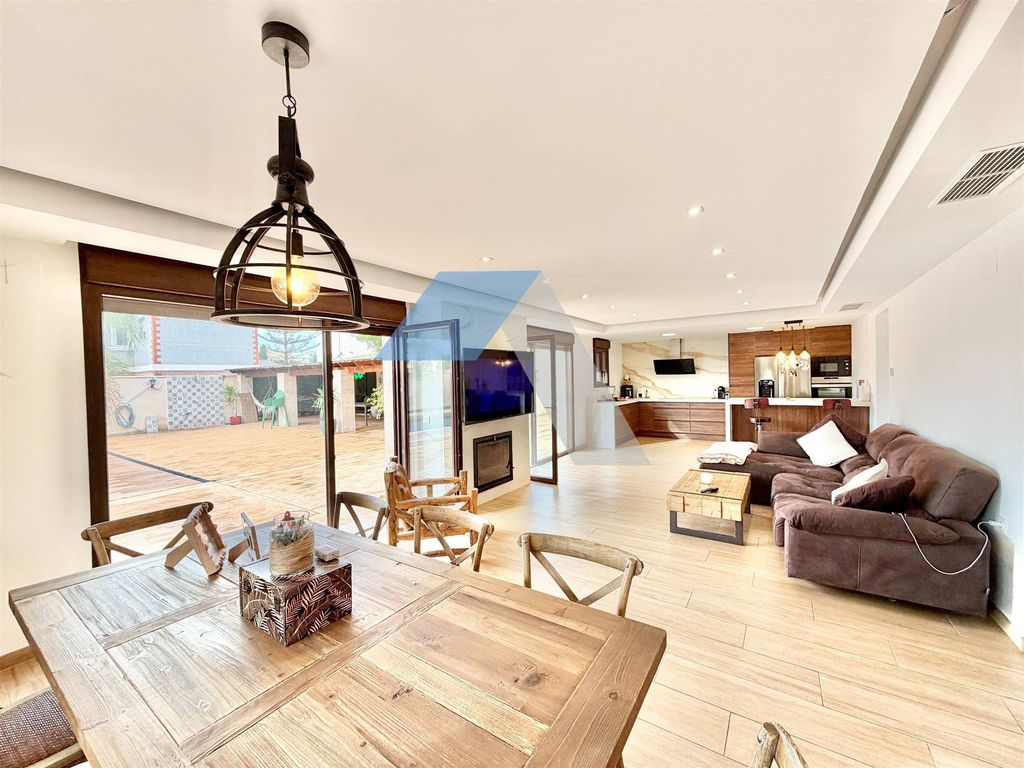Property photo 1 of 35