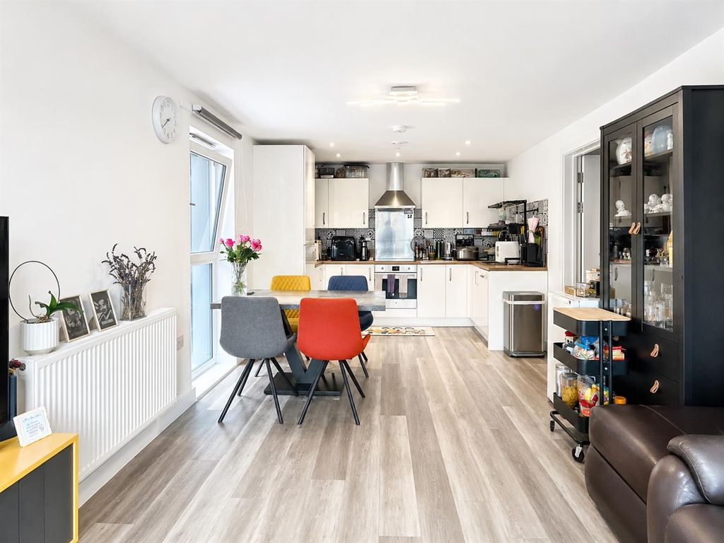 Property photo 3 of 9