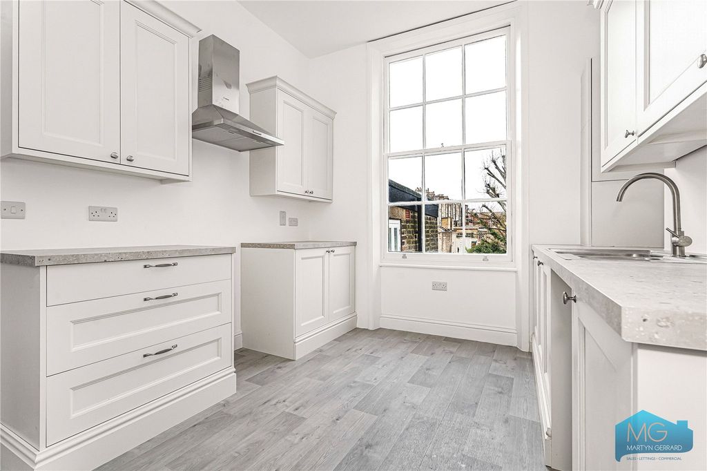 Property photo 2 of 30 Picture No. 21