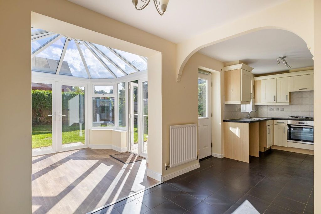 Property photo 3 of 18 Dining Room / Conservatory