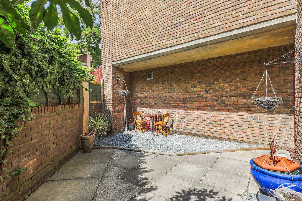 Property photo 2 of 9 Picture No. 21