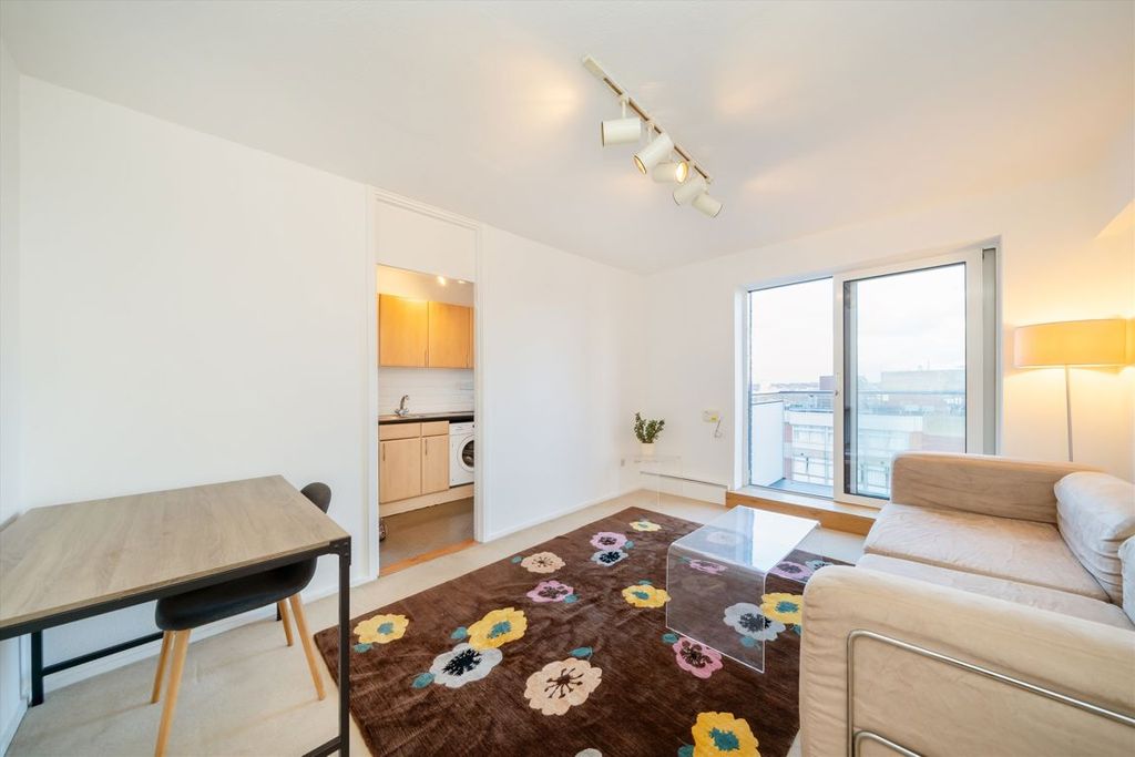 Property photo 3 of 7