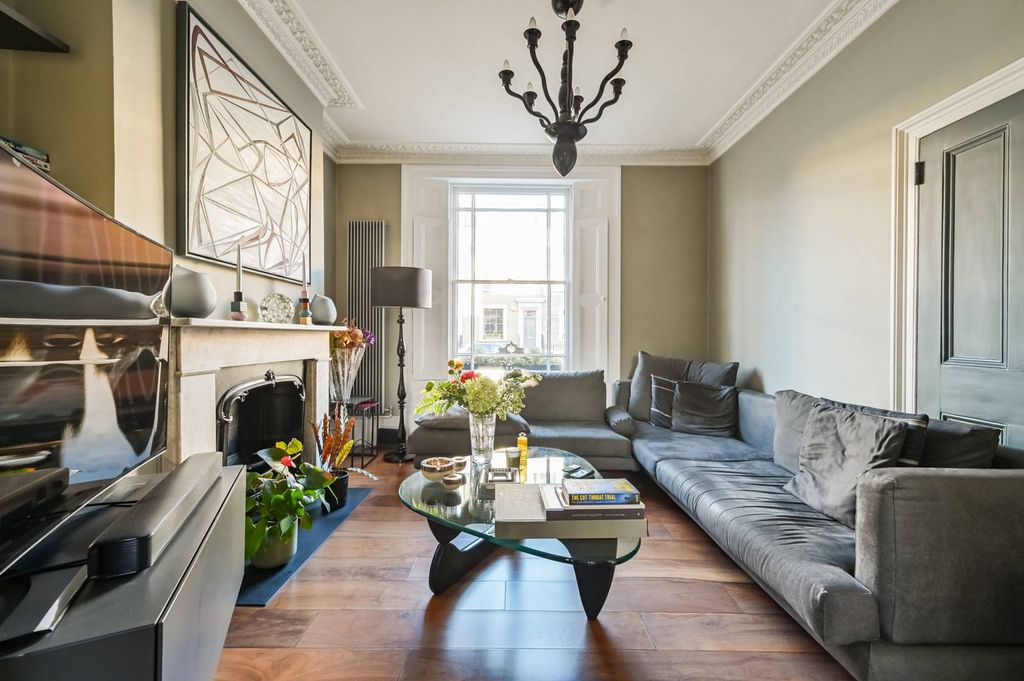 Property photo 2 of 38