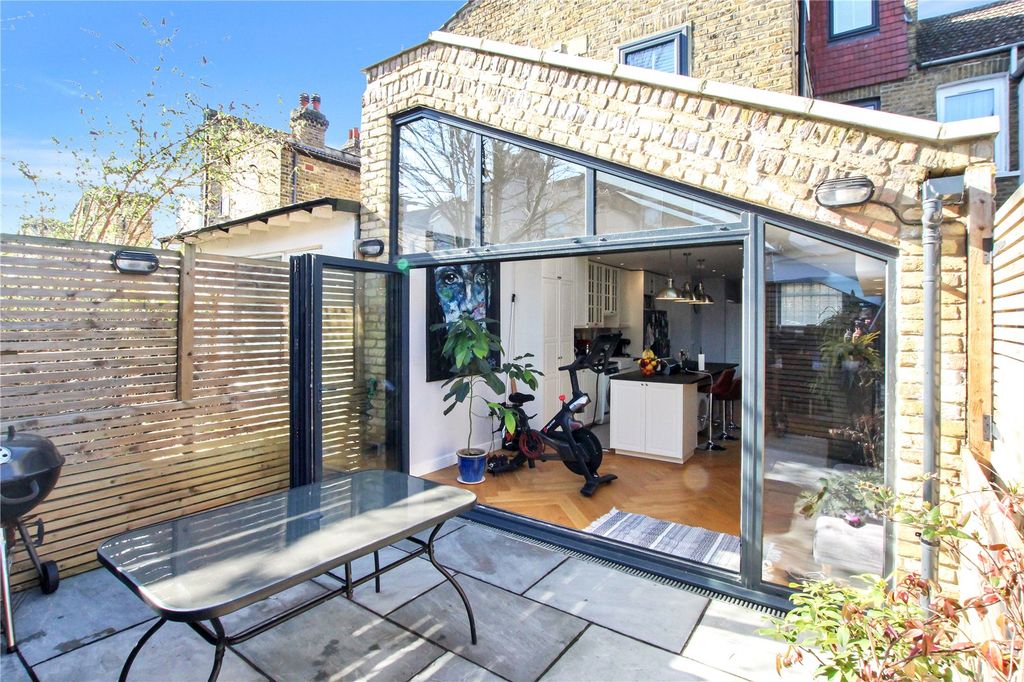 Property photo 3 of 22 Picture 3