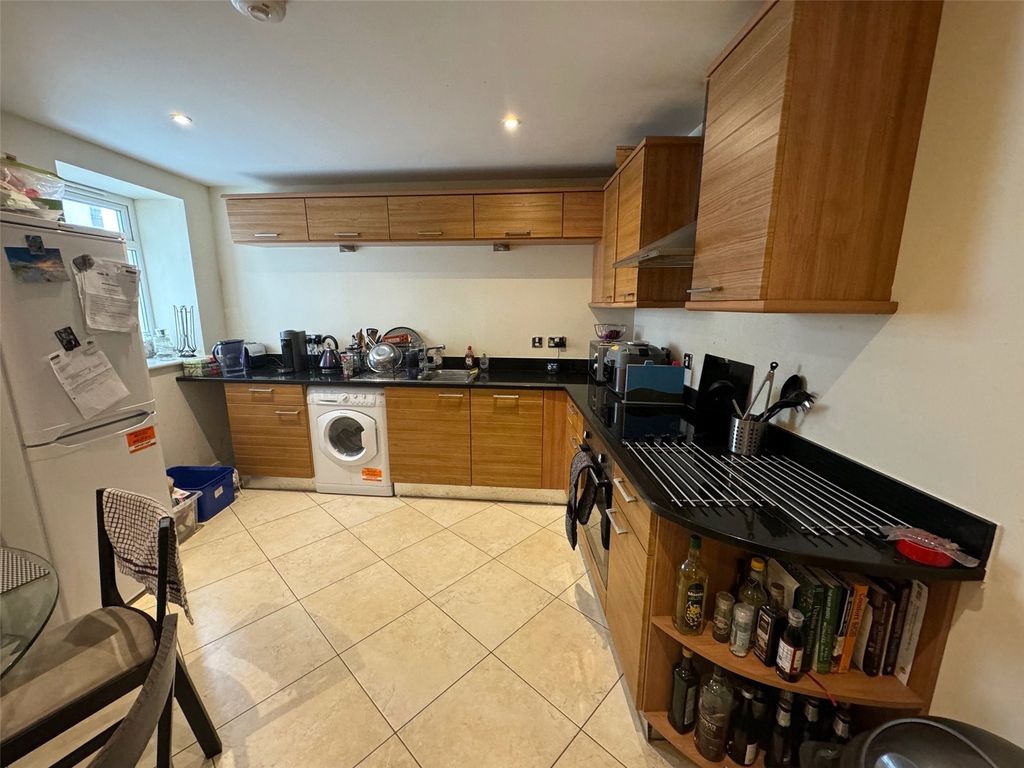 Property photo 2 of 8 Picture No. 10