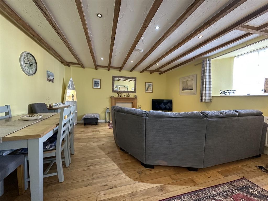 Property photo 3 of 11 Image00012.Jpeg