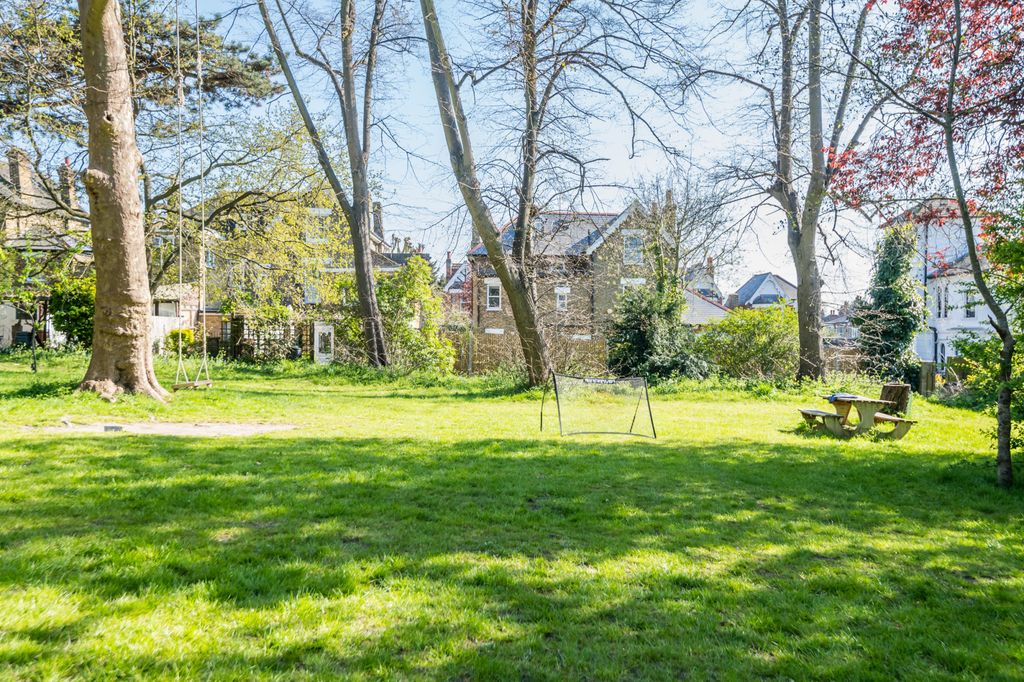 Property photo 3 of 18