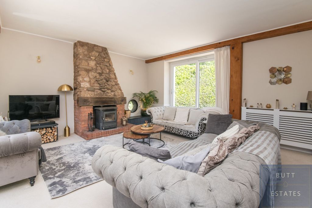 Property photo 2 of 20