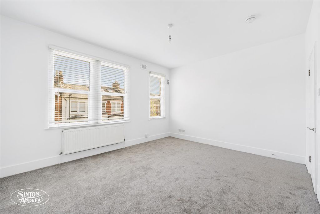 Property photo 2 of 10 Fff - 14 Whitestile Road-9.Jpg