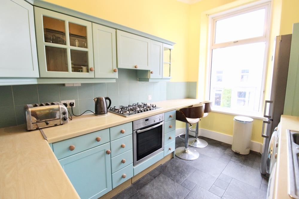 Property photo 3 of 9 Kitchen