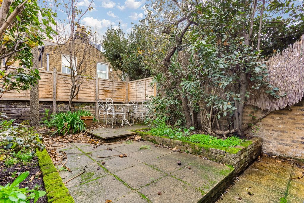 Property photo 2 of 9